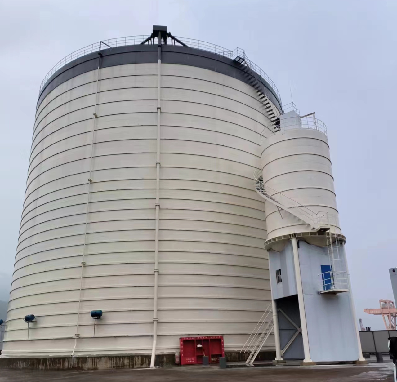 江岸10万吨水泥钢板库